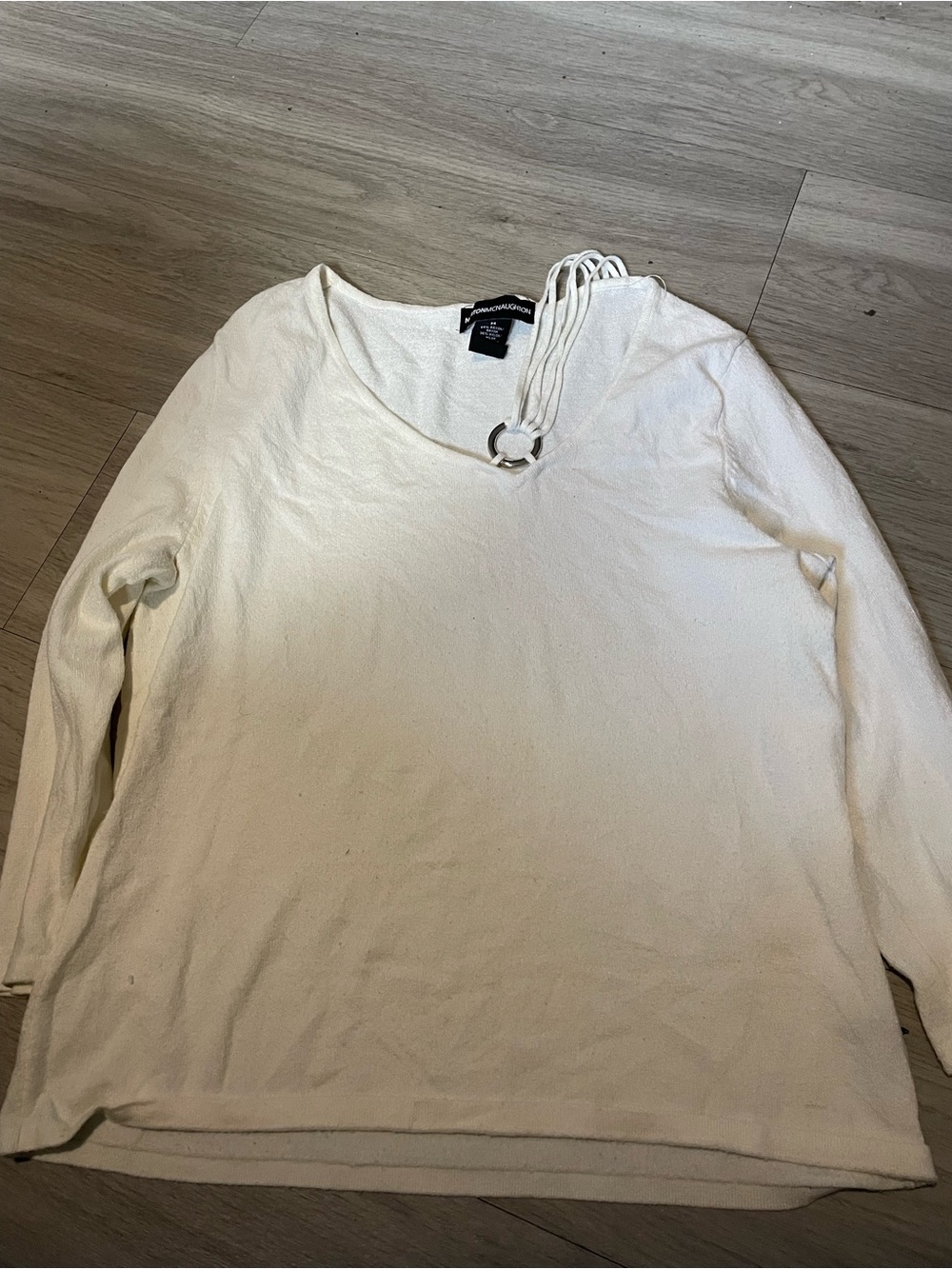 Norton McNaughton Cream V‑Neck Long Sleeve Top with Ring Detail